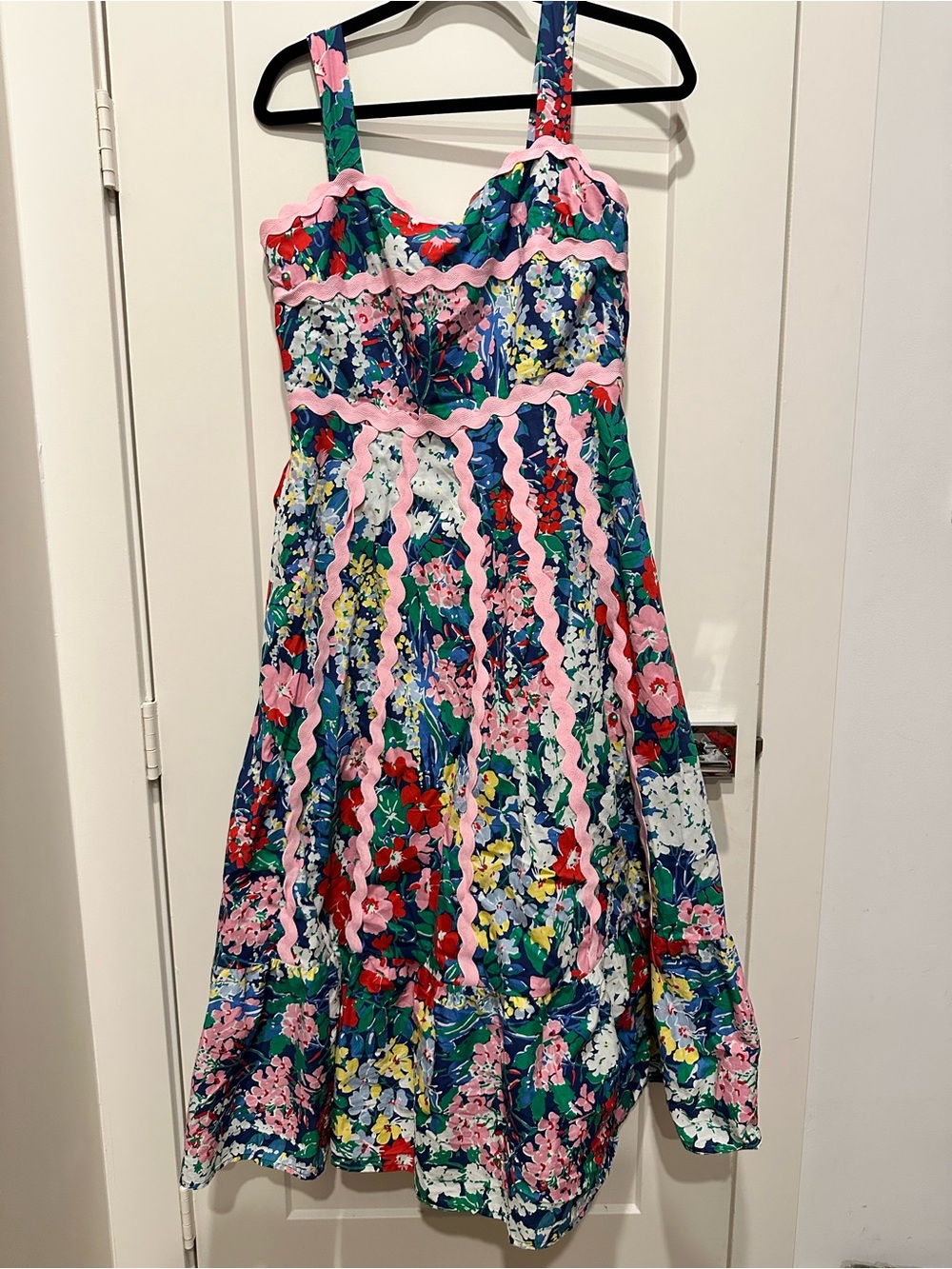 Floral Midi Dress with Pink Trim scallop Accents sz M